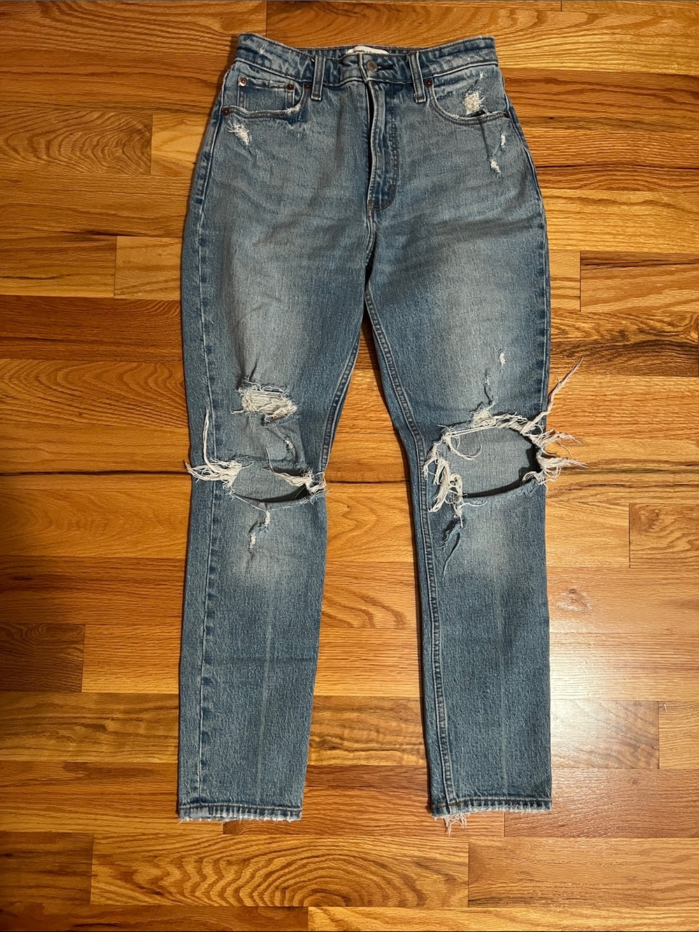 Abercrombie & Fitch Women's Distressed Skinny Jeans